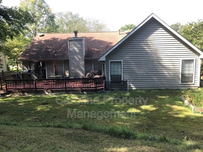 Building Photo - 6924 Long Needles Dr