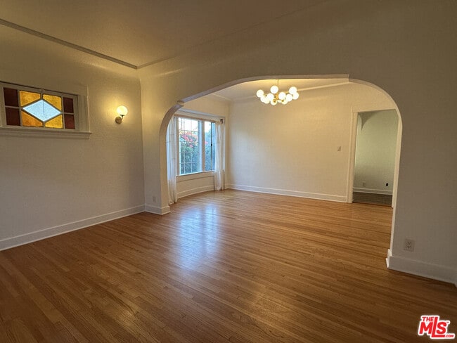 Building Photo - 437 S Ave 20