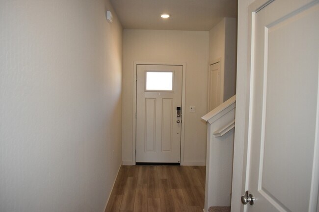 Building Photo - 4624 Athena Dr
