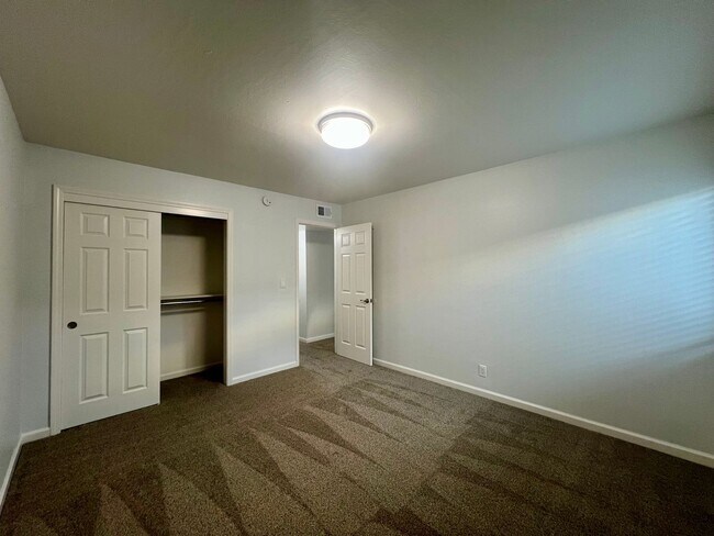 Building Photo - Modern Renovated 2-Bedroom in Santa Clara | Prime Location Near Apple, Nvidia & Major Highways