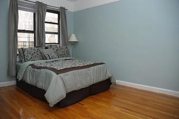 Building Photo - 504 Grand St