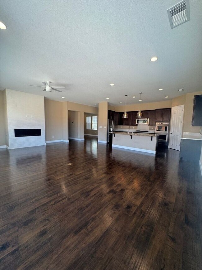 Building Photo - Beautiful Shadow Ridge Home in Spanish Spr...