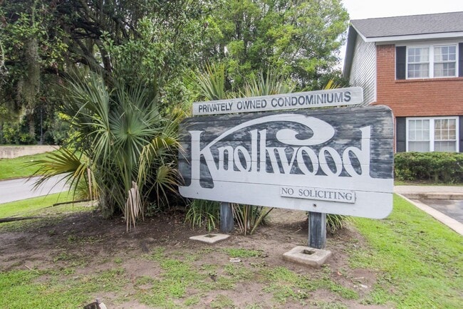 Building Photo - 34 Knollwood Cir