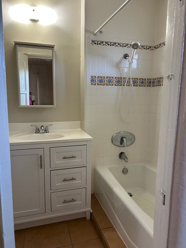 Building Photo - 33141 Case St