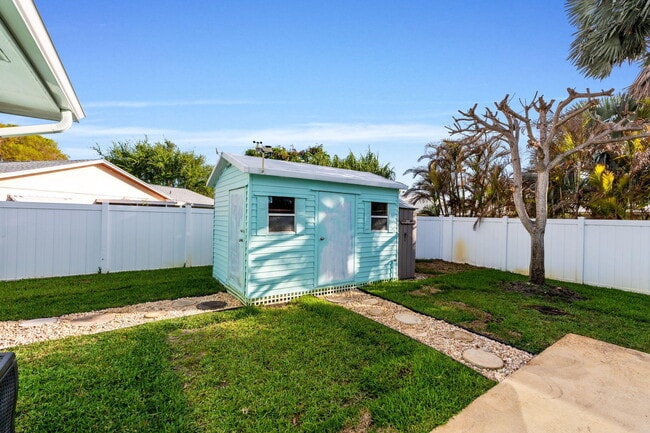 Building Photo - 8675 SW Keathley Ct