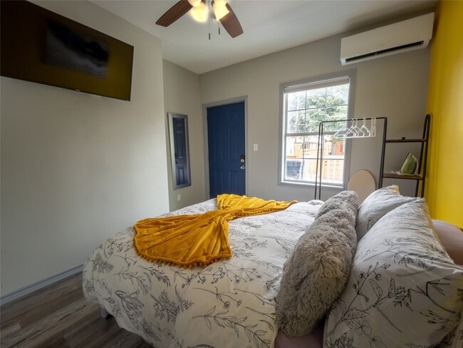 Primary Photo - 7124 Avenue F