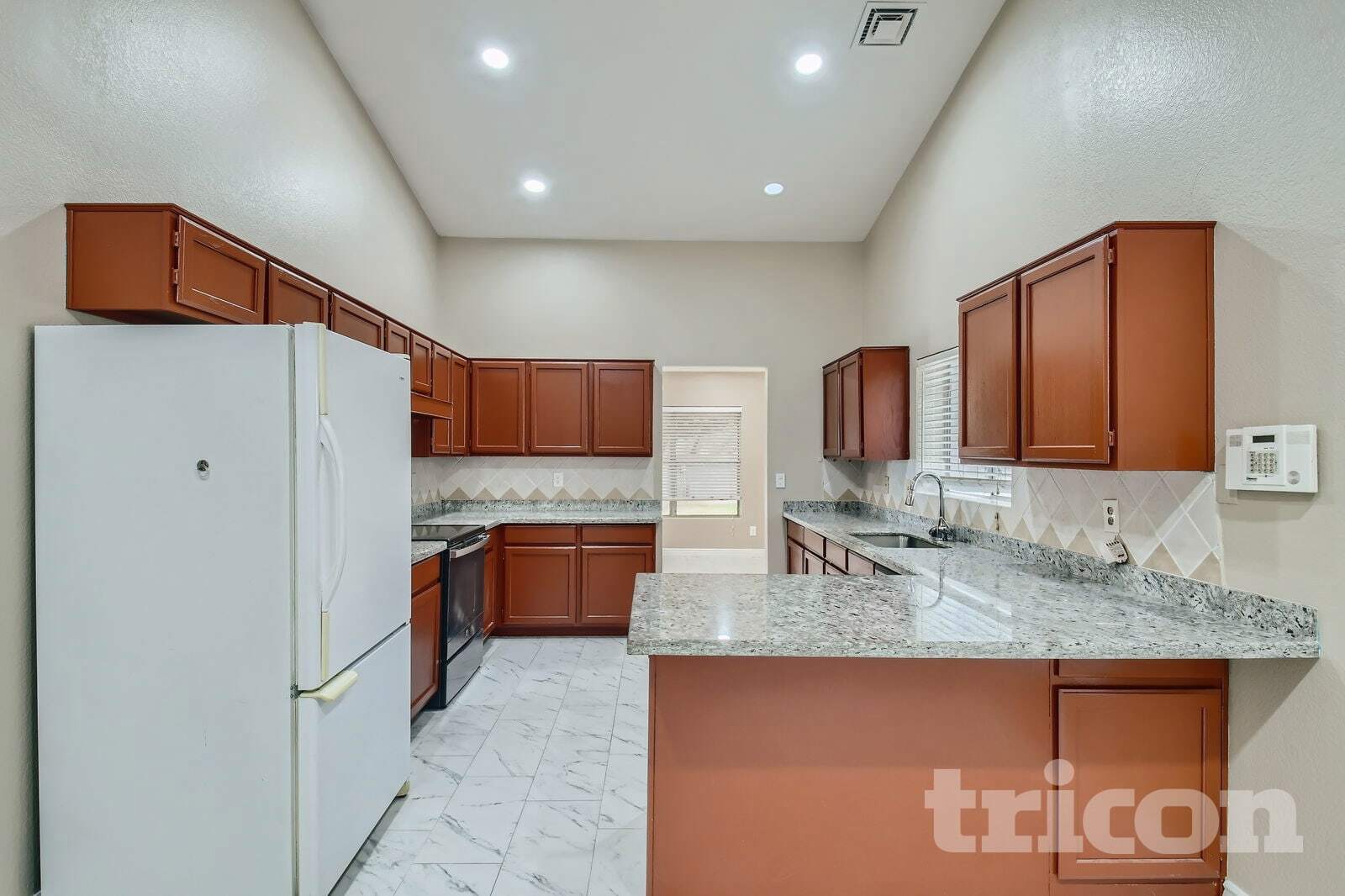 Building Photo - 4947 E Greenway Cir