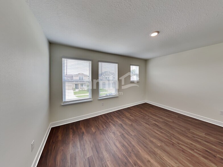 Building Photo - 33942 Thyme Dr