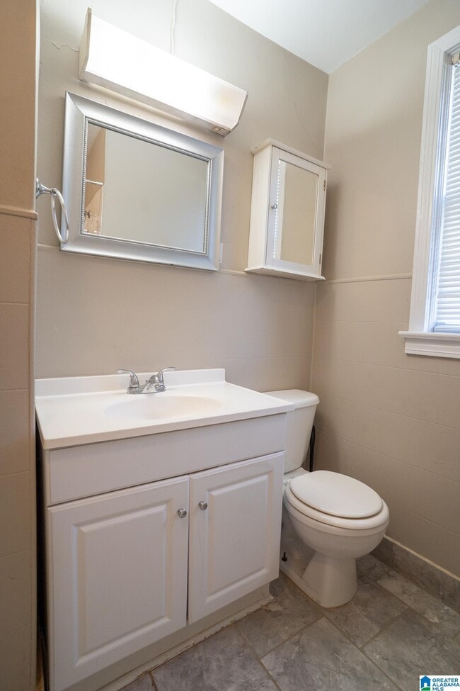 Building Photo - 9 Edgehill Rd