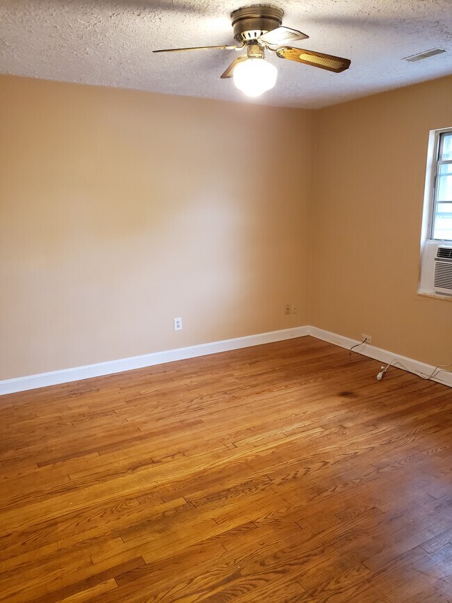 Building Photo - 6436 Strawberry Ln