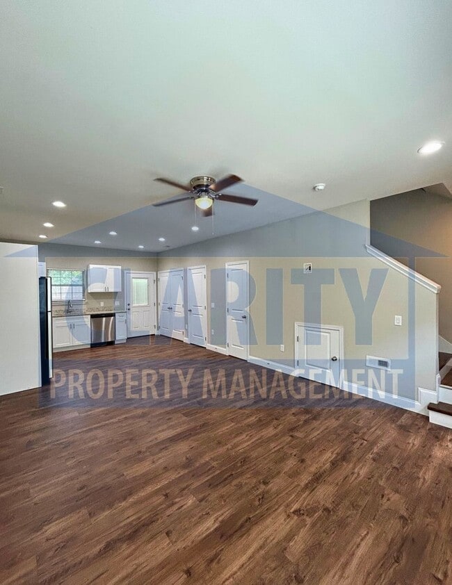 Building Photo - Newly Constructed Townhome!