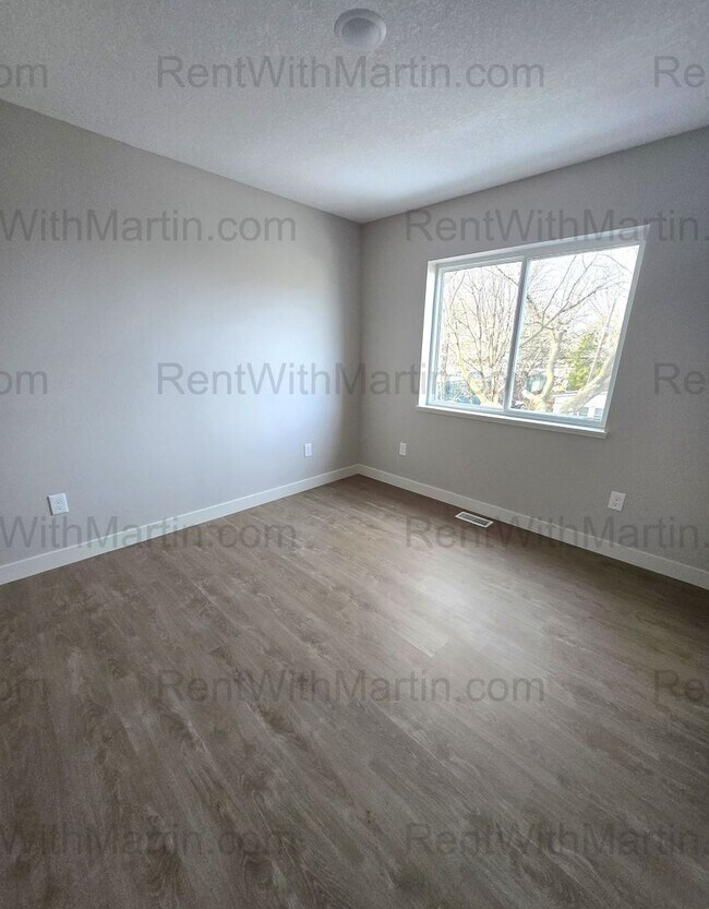 Building Photo - FOR RENT- BRAND NEW BUILD on Janney Ave!! Dogs ok!