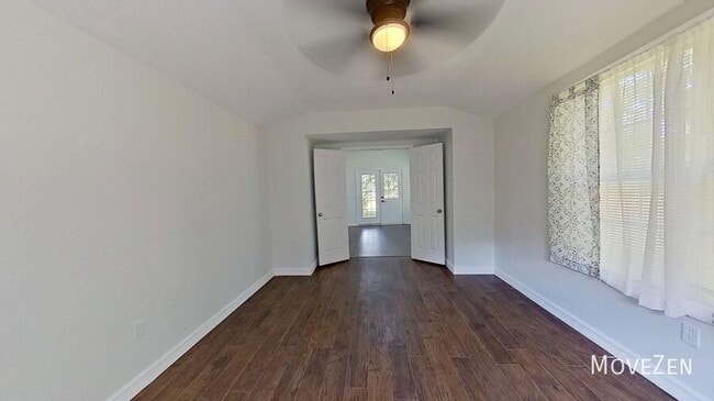 Building Photo - 5 Friendsplot Cv