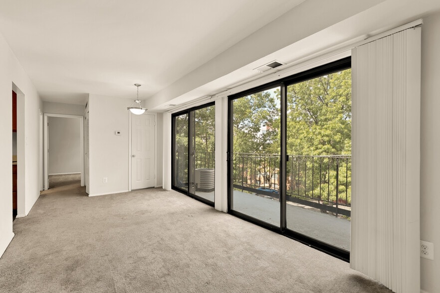 Primary Photo - 5105 10th Pl S