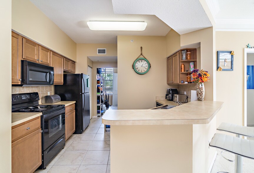 Building Photo - 4302 Myrtlewood Cir E