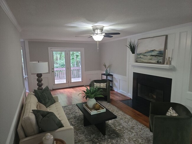 Building Photo - 3 Bed 2.5 bath house Double Branch Creek S...