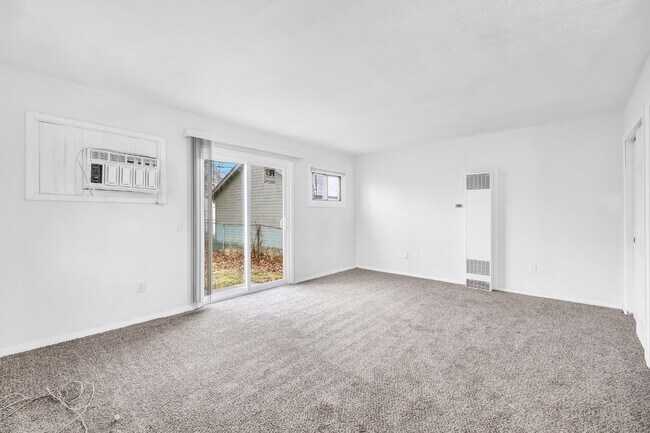 Building Photo - 27151 Farringdon Ave