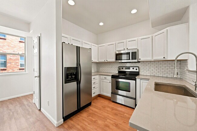 Building Photo - 2,640.95, 2 Bed, 2.5 Bath Townhome in Arvada with Central AC, and attached Garage!