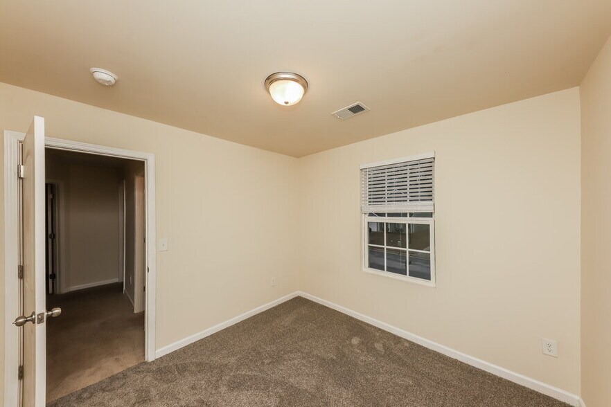 Building Photo - 329 Freeman Cir