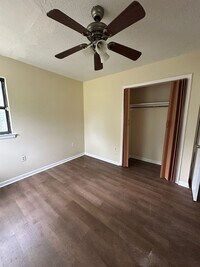 Building Photo - 3 Bedroom and 2 Bathroom home.