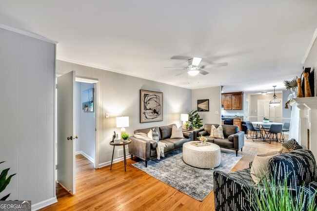 Building Photo - 801 Mockingbird Ln