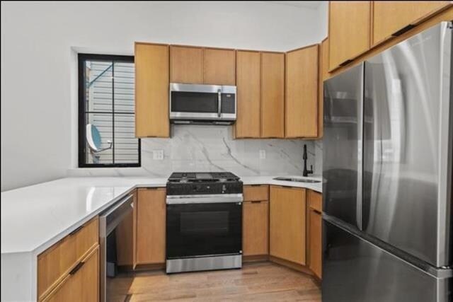 Building Photo - 41 47th St