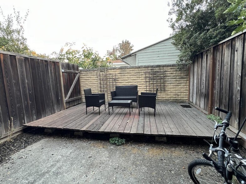 Building Photo - 870 Fremont St