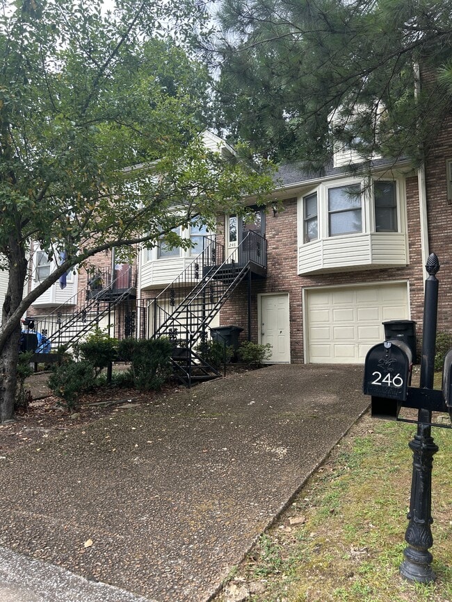 Primary Photo - 246 Woodcastle Dr
