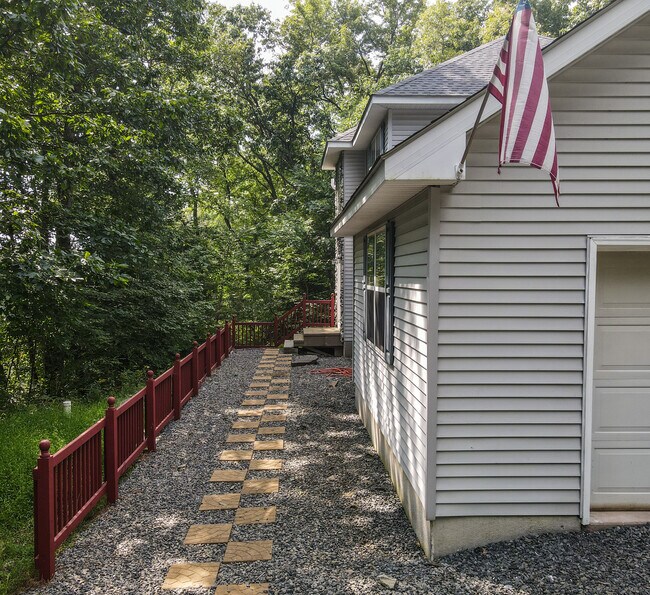 Building Photo - 5000 Reservoir Rd