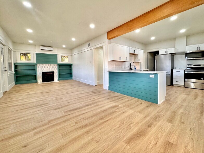 Building Photo - 76 W 200 S