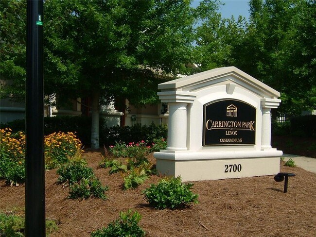 Building Photo - 2700 Pine Tree Rd NE
