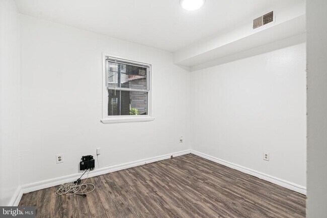 Building Photo - 864 N 42nd St