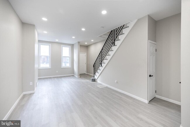 Building Photo - 2265 E Clearfield St