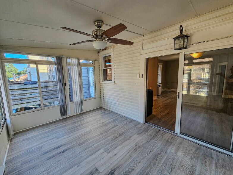 Building Photo - 740 Church Ln