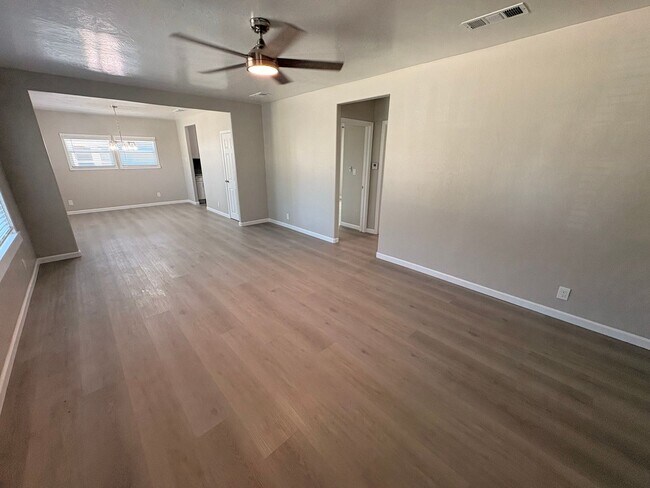 Building Photo - Beautiful newly renovated 2 bedroom home
