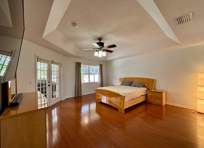 Building Photo - 13885 Sheffield St