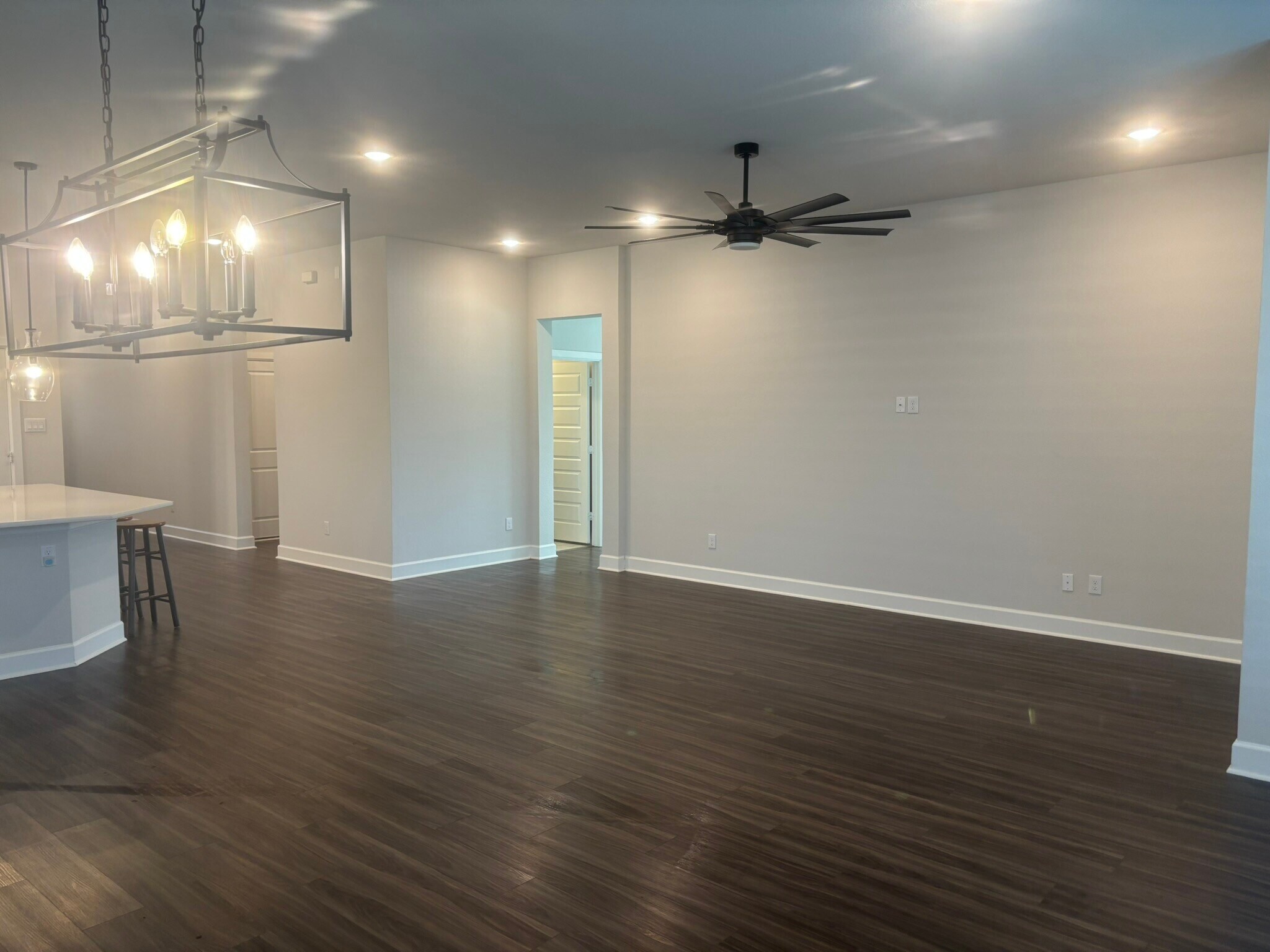 Building Photo - 8625 Spindletop Dr