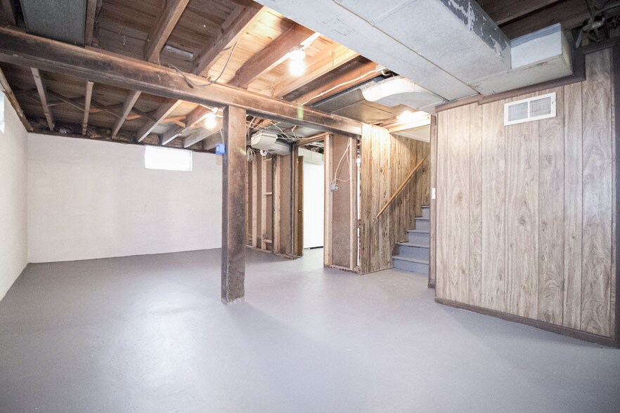 Building Photo - 2125 Loxley Rd