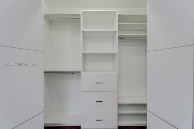 Building Photo - 7044 NW 115th Ct