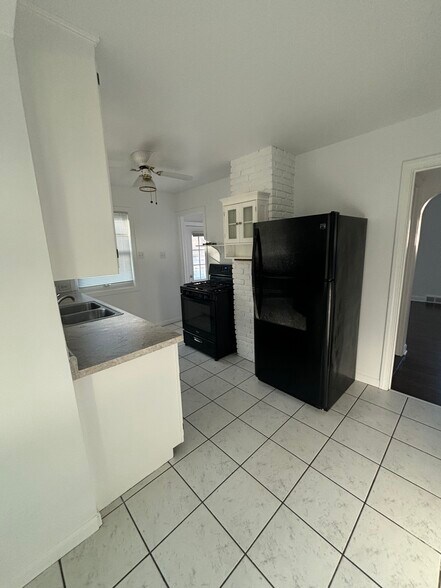 Building Photo - 2813 Pennsylvania Ave S