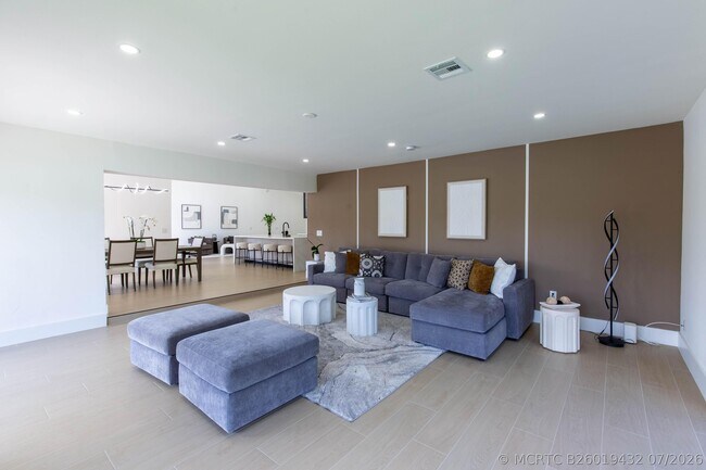 Building Photo - 2281 Seaford Dr