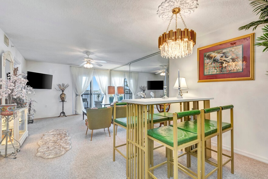 Building Photo - 711 N Halifax Ave