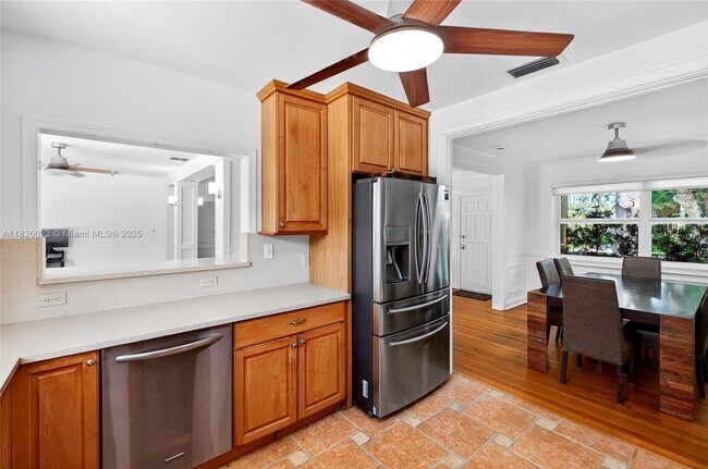 Building Photo - 839 NE 97th St