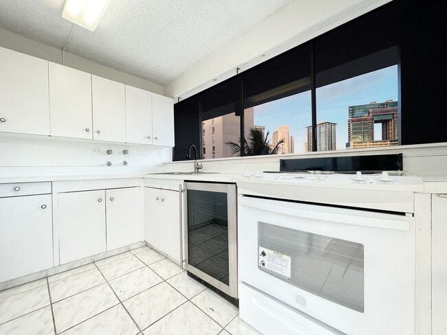 Building Photo - 2114-ST