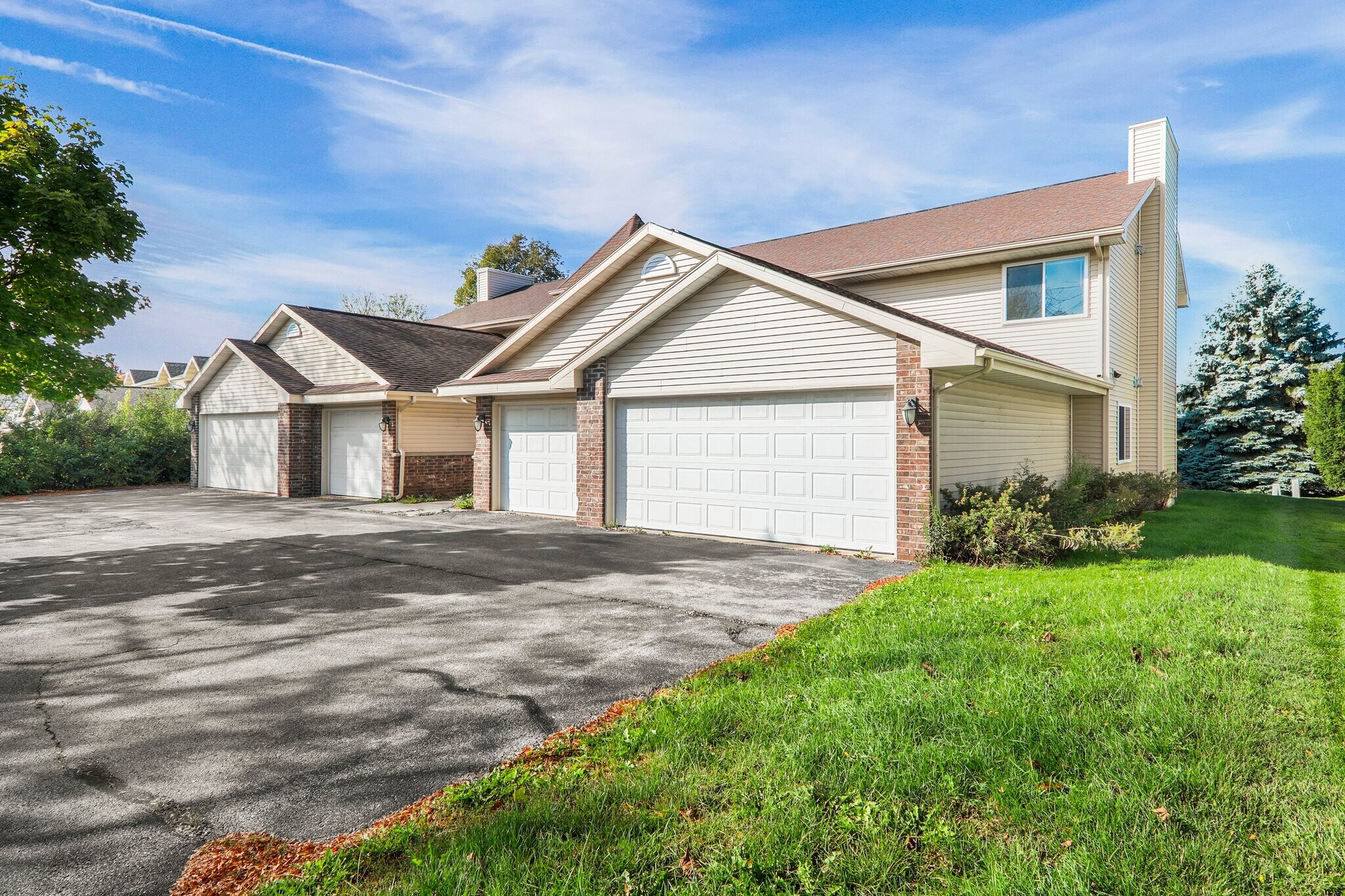 Building Photo - 838 N Thompson Dr