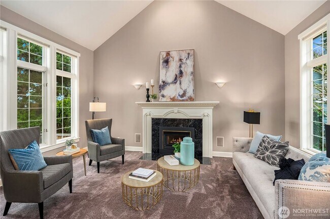 Building Photo - Beautiful Bellevue home with a View!