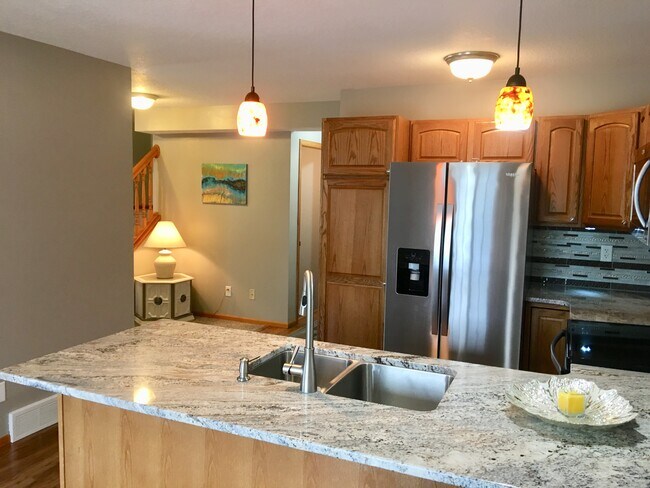 Building Photo - 5306 Meadowlark Ln