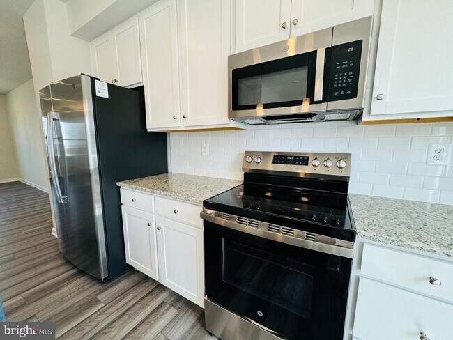 Building Photo - 12 BROOKFIELD Mews