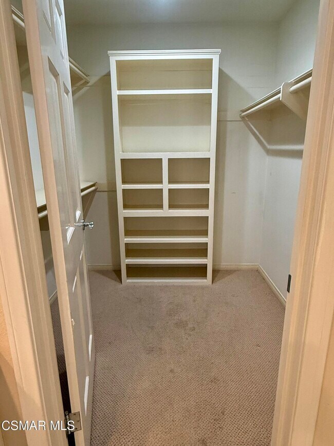 Building Photo - 1922 Golden Sky Cir