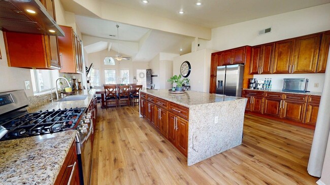 Building Photo - 45066 Palo Vista Dr